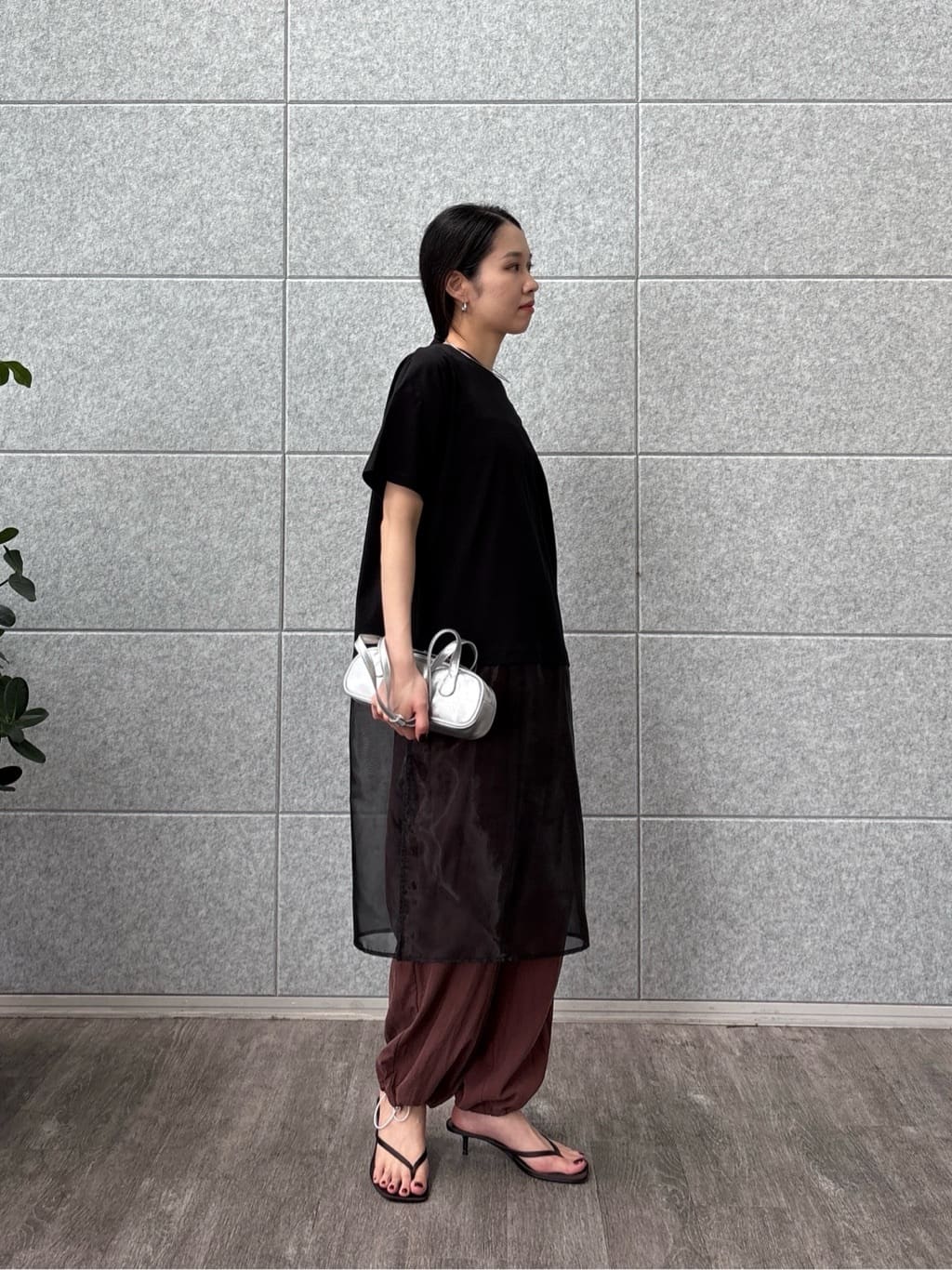 ひなさんの「INDIVI｜シアードッキングTシャツ」を使ったコーディネート
