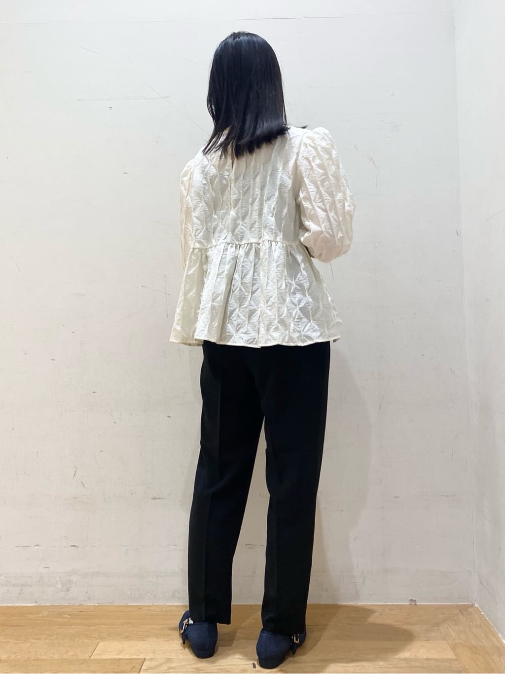 みなみさんの「OPAQUE.CLIP｜ふくれジャカードペプラムブラウス【洗濯機洗い可】」を使ったコーディネート