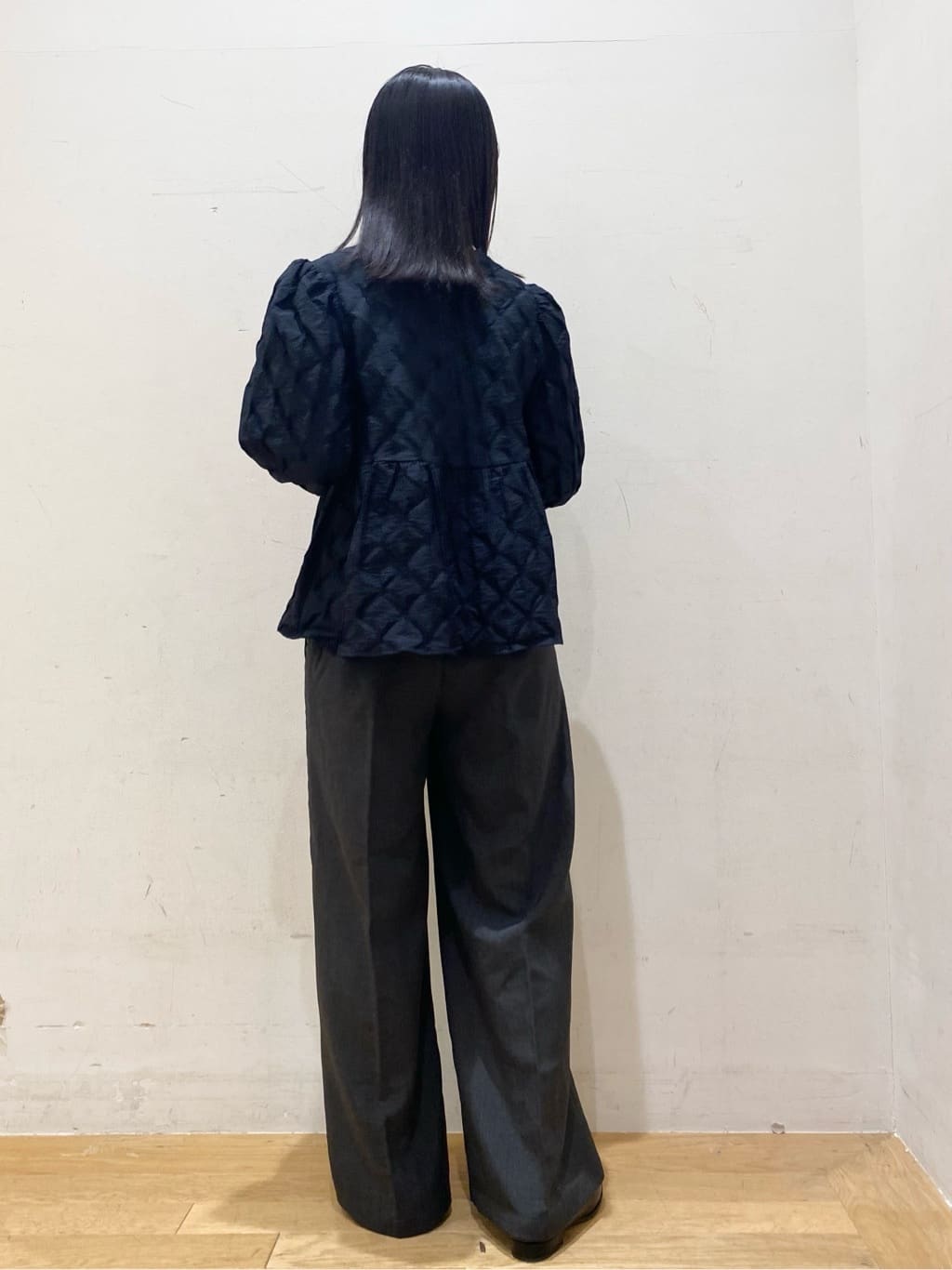 みなみさんの「OPAQUE.CLIP｜ふくれジャカードペプラムブラウス【洗濯機洗い可】」を使ったコーディネート