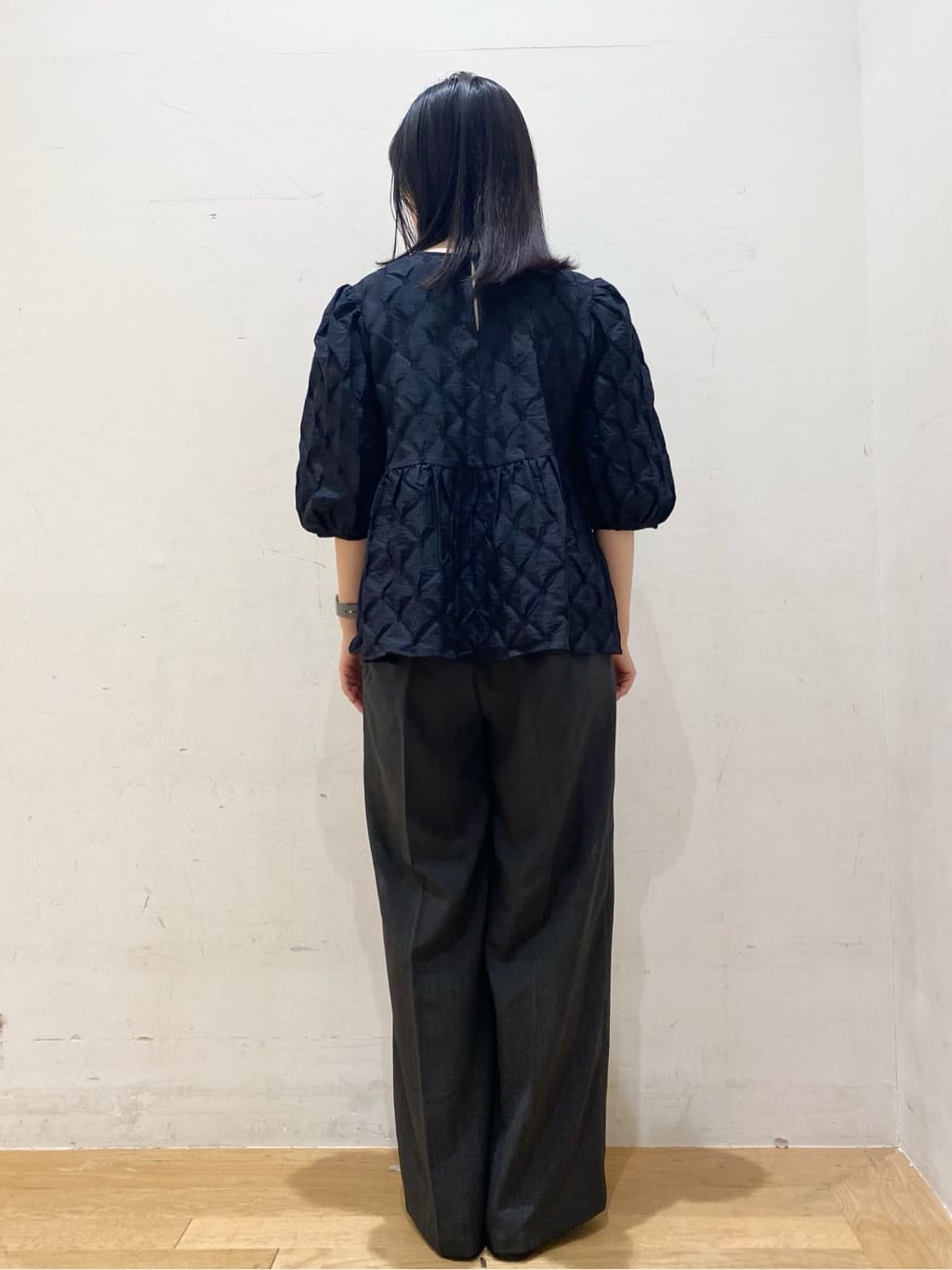 みなみさんの「OPAQUE.CLIP｜ふくれジャカードペプラムブラウス【洗濯機洗い可】」を使ったコーディネート