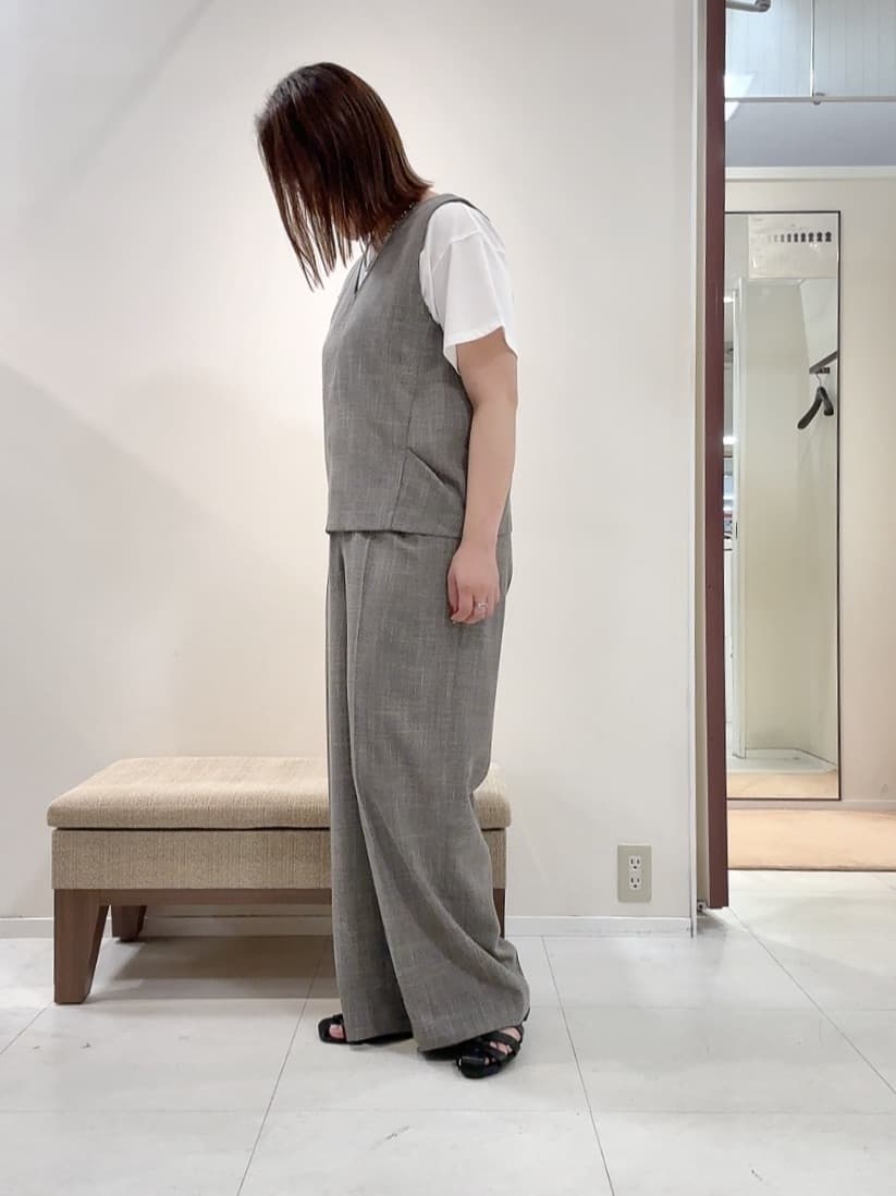 YUIさんの「UNTITLED｜【セットアップ可/洗える】梳毛調合繊2タックワイドパンツ」を使ったコーディネート