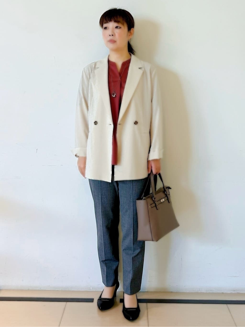 ひーさんの「Reflect｜【すっきり見え！長め丈／マシンウォッシュ可】スキッパーネックジャージトップス」を使ったコーディネート