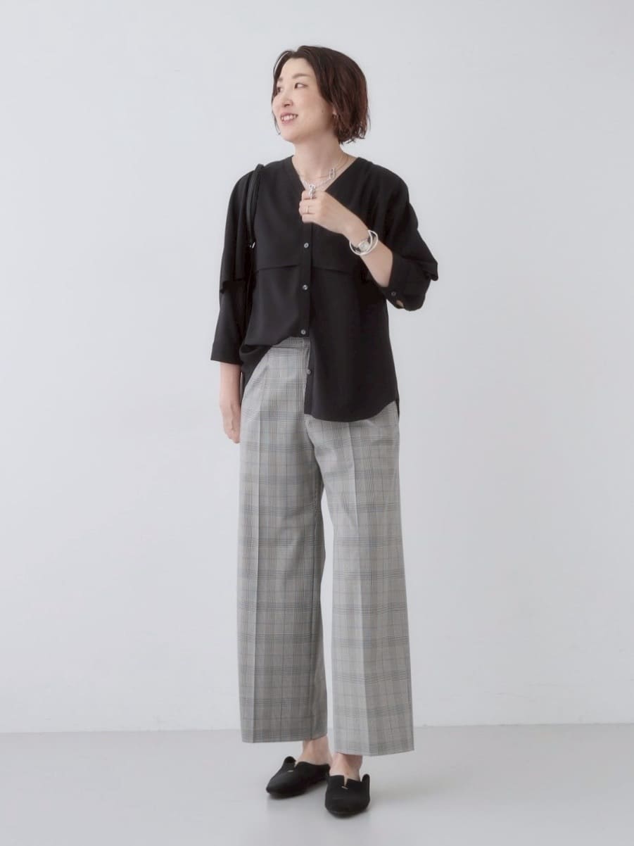 yuriさんの「INDIVI｜【羽織りとしても活躍！】ケープカラーブラウス」を使ったコーディネート