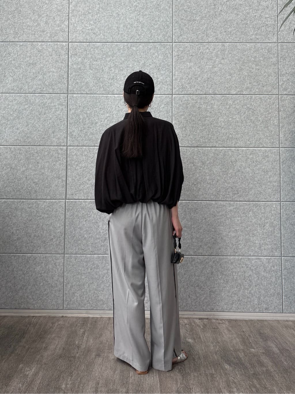 ひなさんの「INDIVI｜バルーンフォルムブラウス」を使ったコーディネート