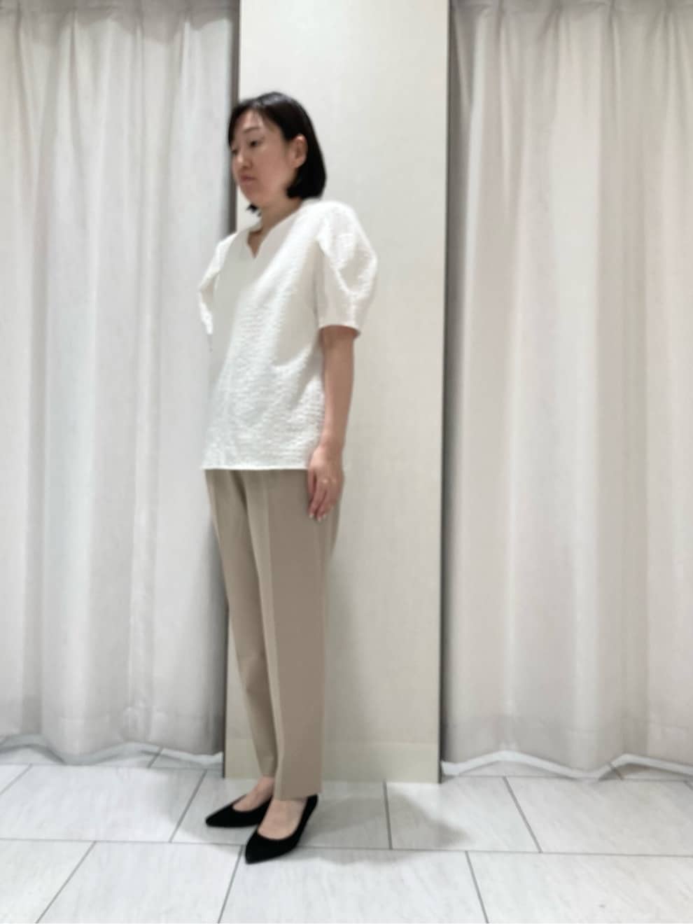 わたなべさんの「UNTITLED｜【吸水速乾/ストレッチ/Vネック】フォルムスリーブ ブラウス」を使ったコーディネート