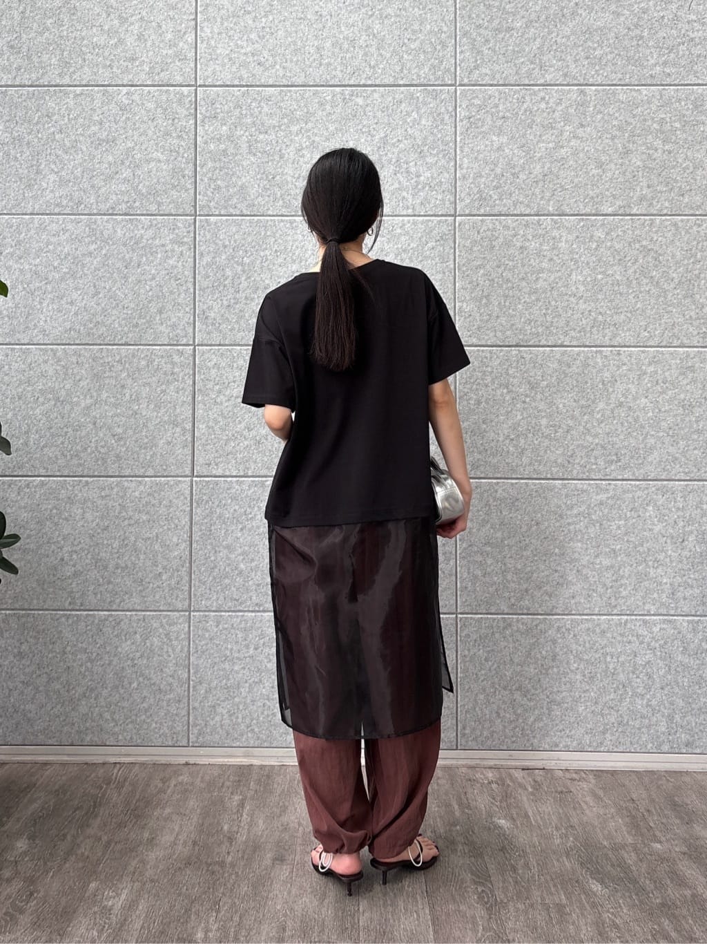 ひなさんの「INDIVI｜シアードッキングTシャツ」を使ったコーディネート