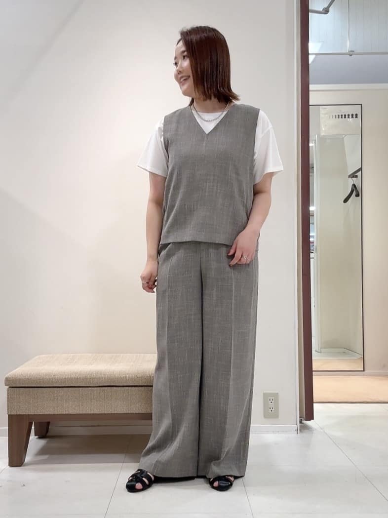YUIさんの「UNTITLED｜【セットアップ可/洗える】梳毛調合繊2タックワイドパンツ」を使ったコーディネート