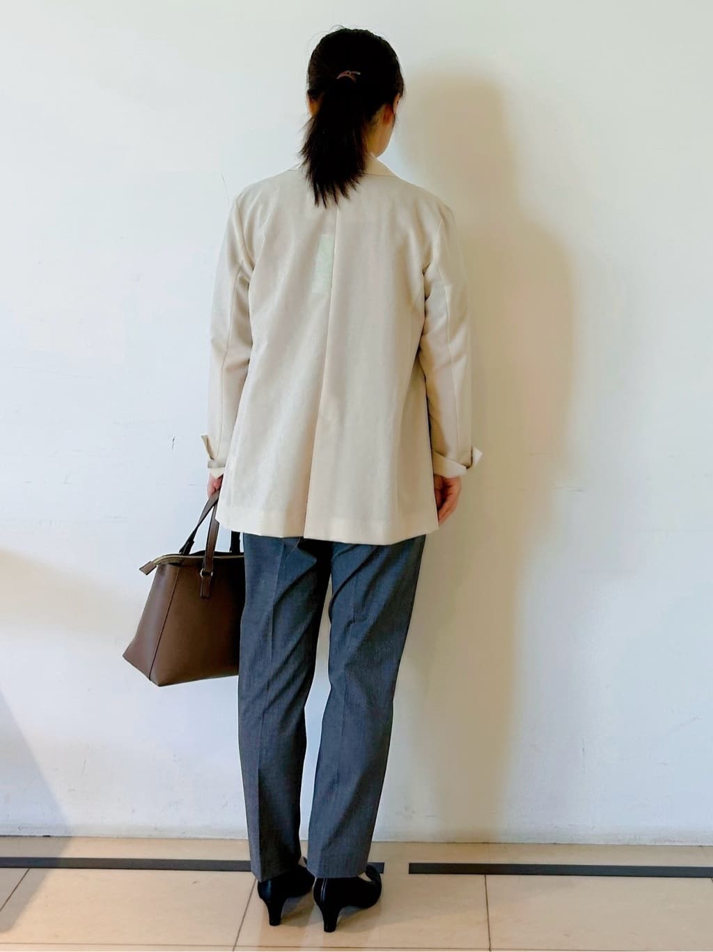 ひーさんの「Reflect｜【すっきり見え！長め丈／マシンウォッシュ可】スキッパーネックジャージトップス」を使ったコーディネート