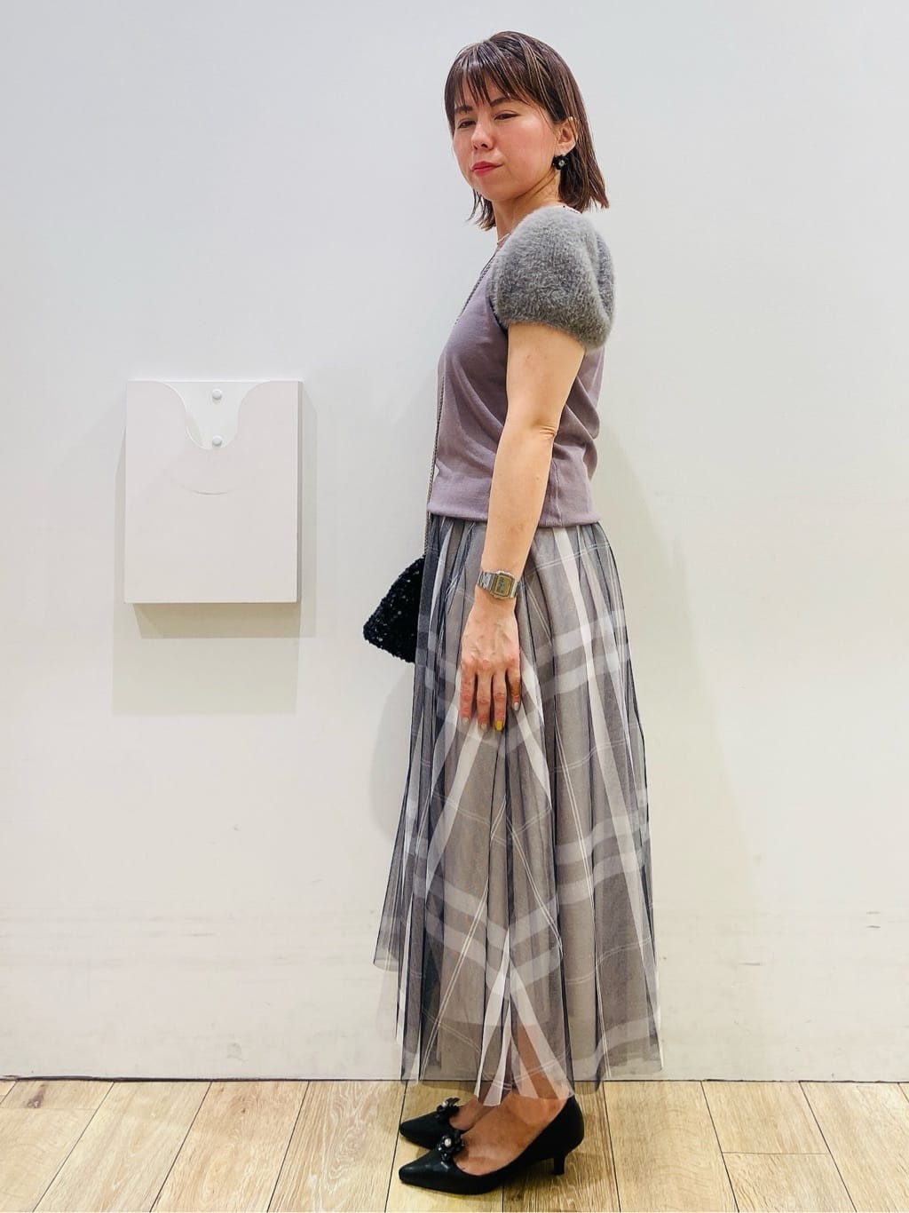YUKOさんの「index｜《6色展開》フェザーパフスリーブVネックニット【洗濯機洗い可】」を使ったコーディネート