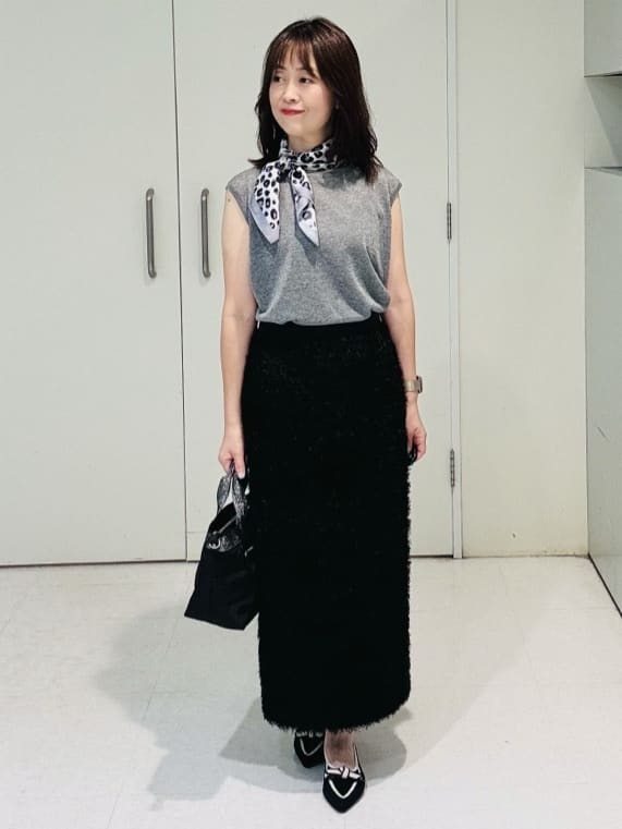 makiさんの「UNTITLED｜【アンサンブル可/洗える】シアーノースリーブ プルオーバー」を使ったコーディネート