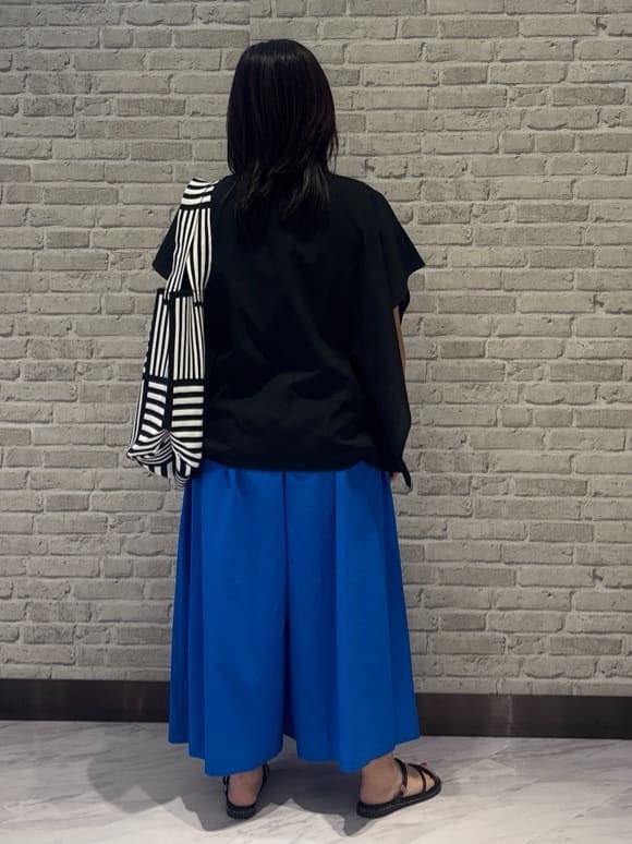 Akiさんの「INDIVI｜【体型カバー】スクエアブラウス」を使ったコーディネート
