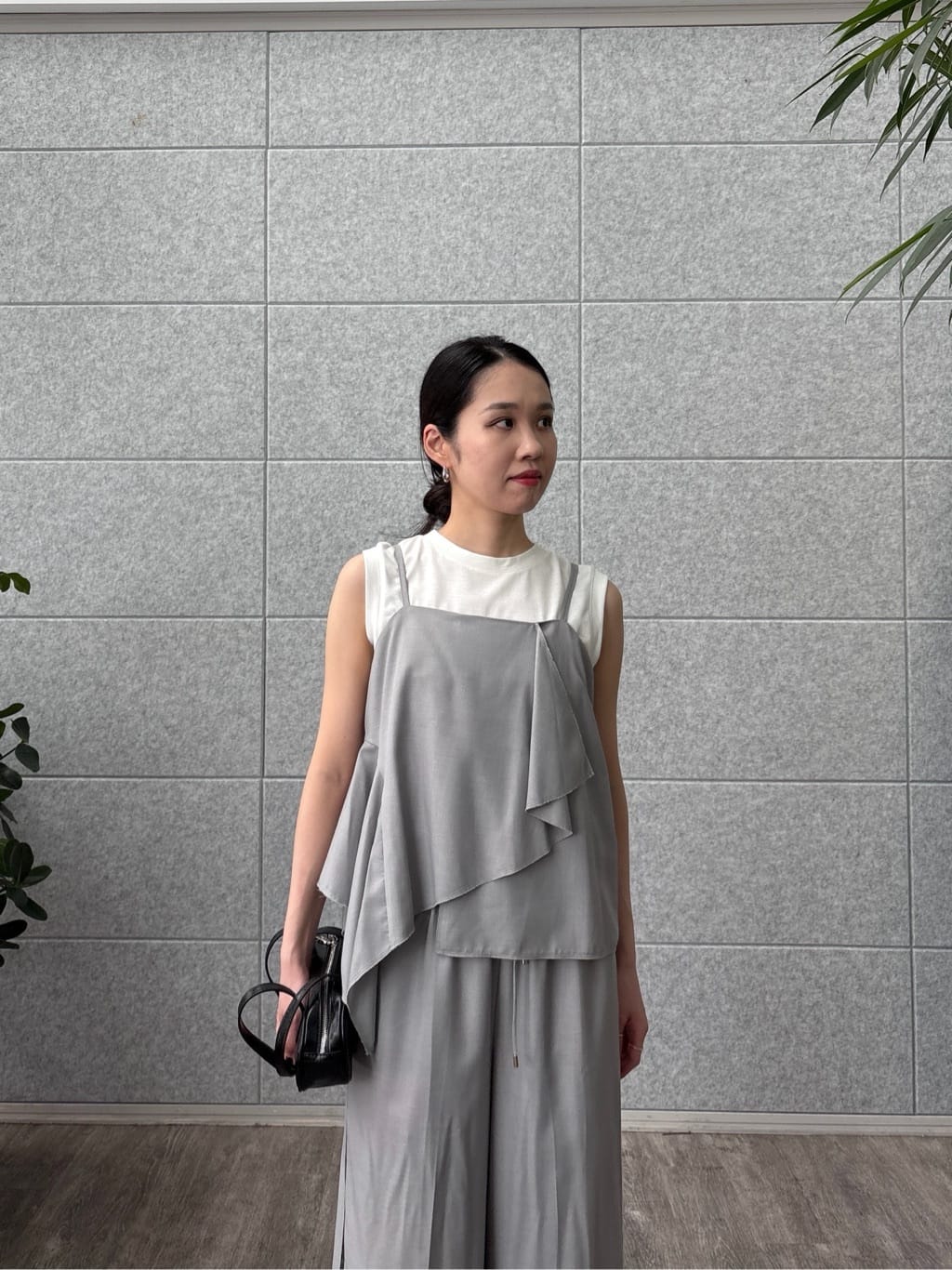 ひなさんの「INDIVI｜【セットアップ可能】サキソニーサイドラインパンツ」を使ったコーディネート