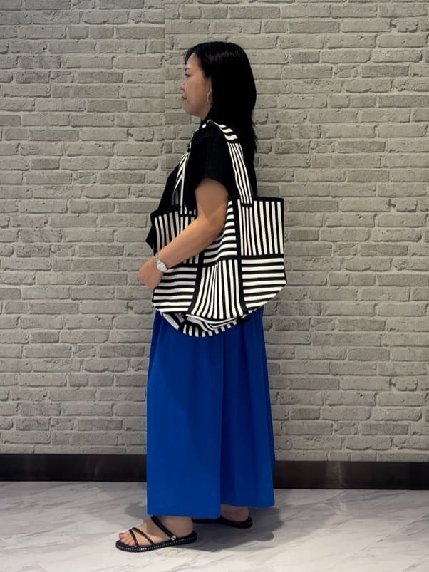 Akiさんの「INDIVI｜【体型カバー】スクエアブラウス」を使ったコーディネート