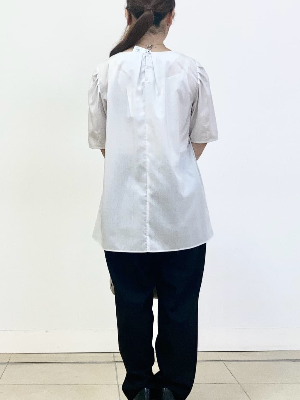 tomominさんの「Reflect｜【すっきり見え！長め丈】ピンタックデザインチュニックブラウス」を使ったコーディネート