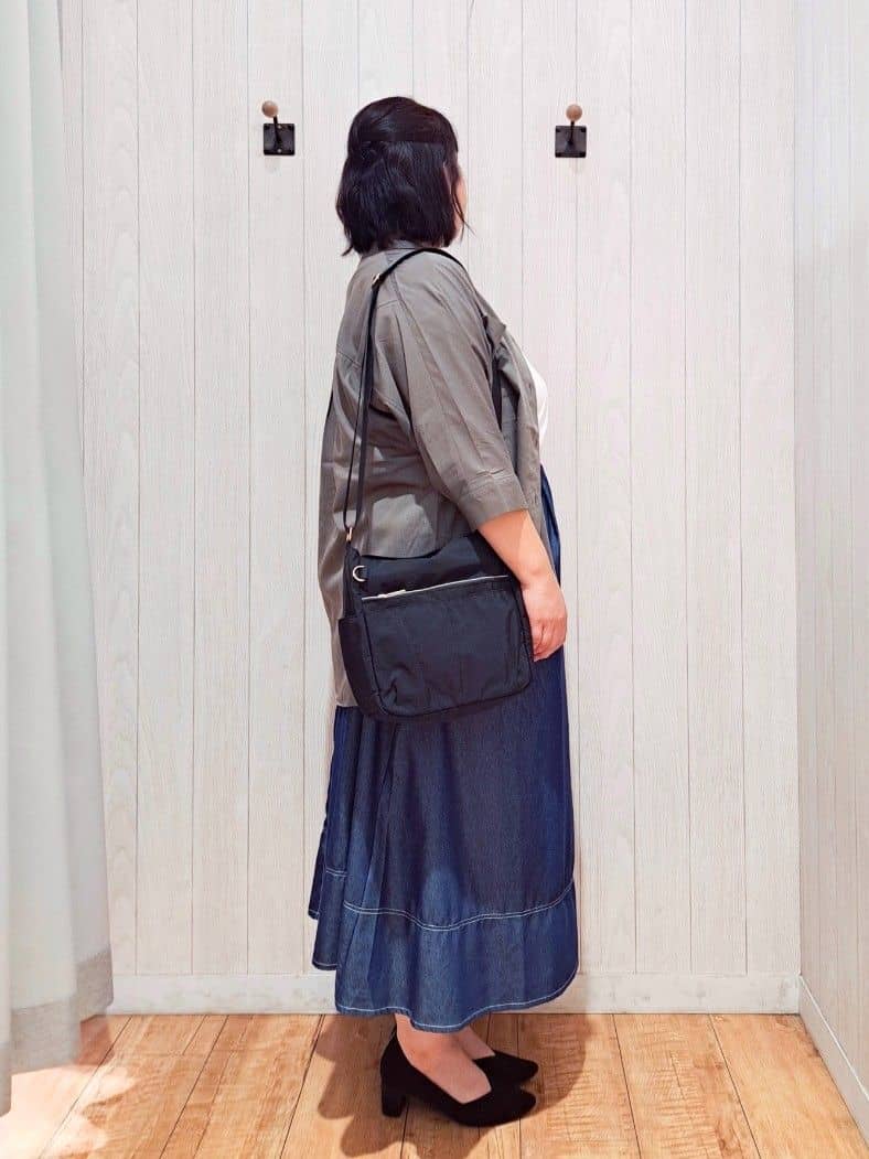 kotomiさんの「SHOO･LA･RUE｜【S-LL/洗濯後しわになりにくい】コットン風 前あきドルマンブラウス」を使ったコーディネート
