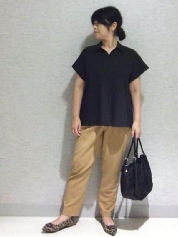 sakoさんの「Reflect｜【二の腕さりげなくカバー】シャツ衿オフボディブラウス」を使ったコーディネート