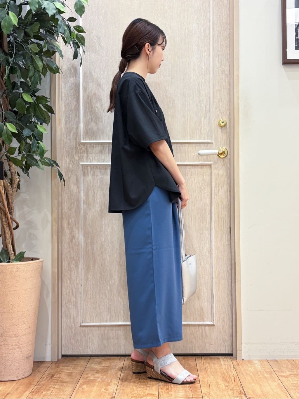 なみさんの「SHOO･LA･RUE｜【セットアップ可/ひんやり】下半身カバーにも タックスカーチョ」を使ったコーディネート