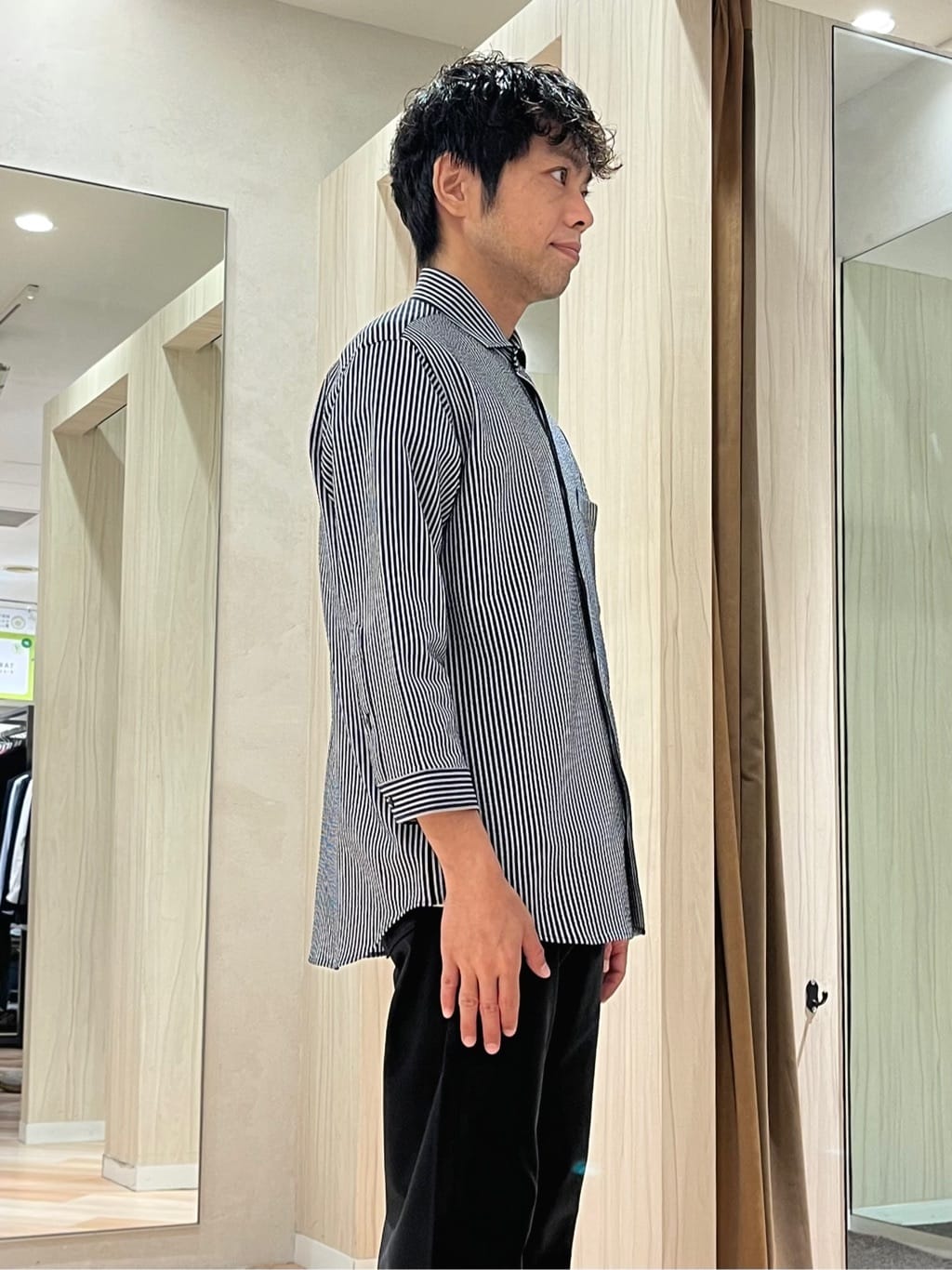 URAさんの「TAKEO KIKUCHI｜【抗菌防臭／5サイズ展開】ハイゲージポンチ Tシャツ」を使ったコーディネート