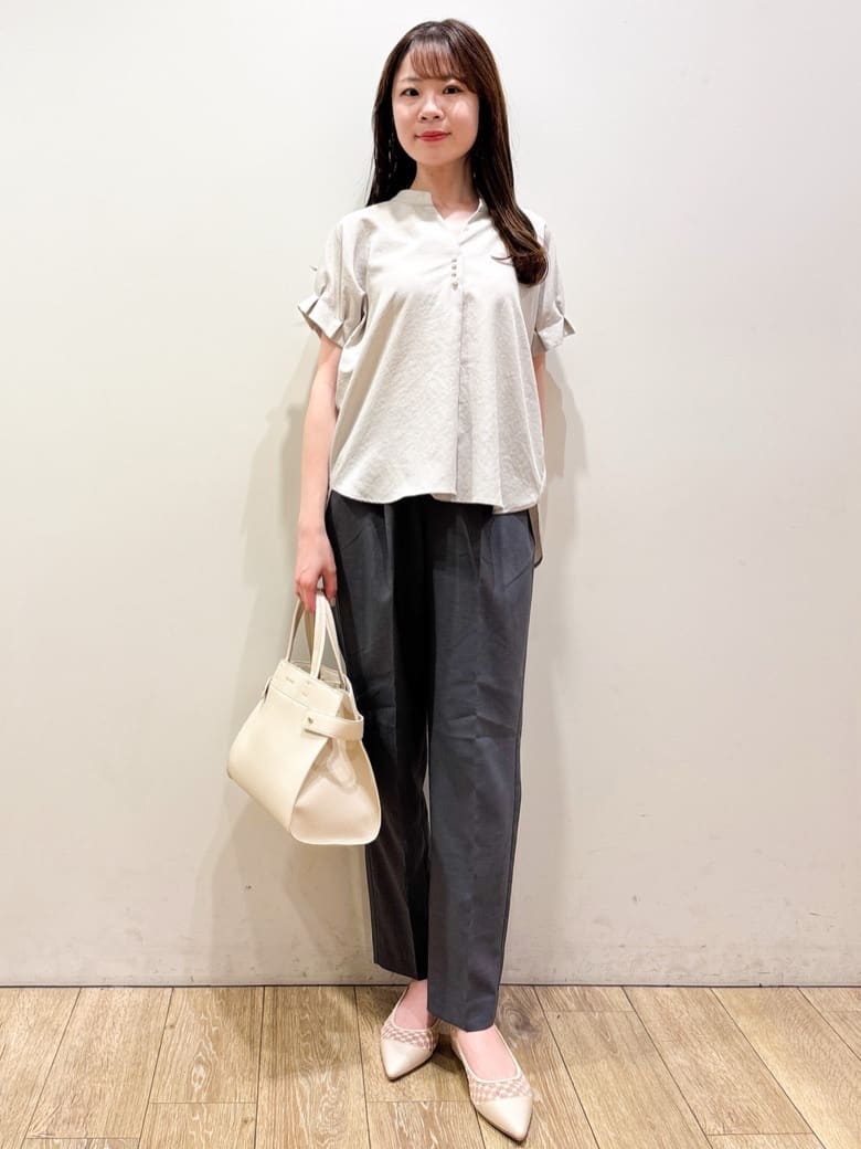 ayaさんの「index｜《7色展開／XS-LLサイズ》タックスリーブスキッパーブラウス【洗濯機洗い可／吸水速乾／抗ピル／防シ」を使ったコーディネート