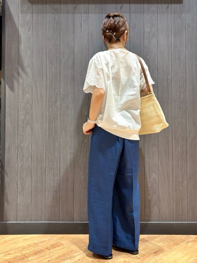 meiさんの「SHOO･LA･RUE｜スカラップ刺繍レースが目を惹く ドルマントップス」を使ったコーディネート