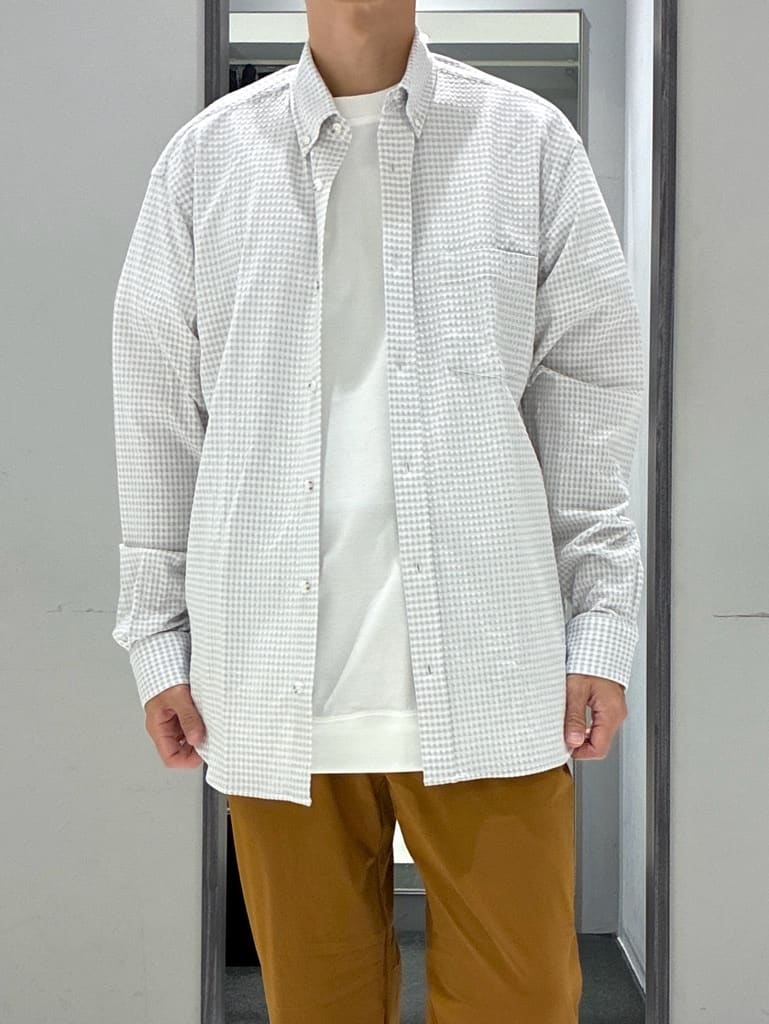 わいずみさんの「TAKEO KIKUCHI｜【抗菌防臭/シーズンレス】シアサッカーギンガムチェック ストレッチシャツ」を使ったコーディネート