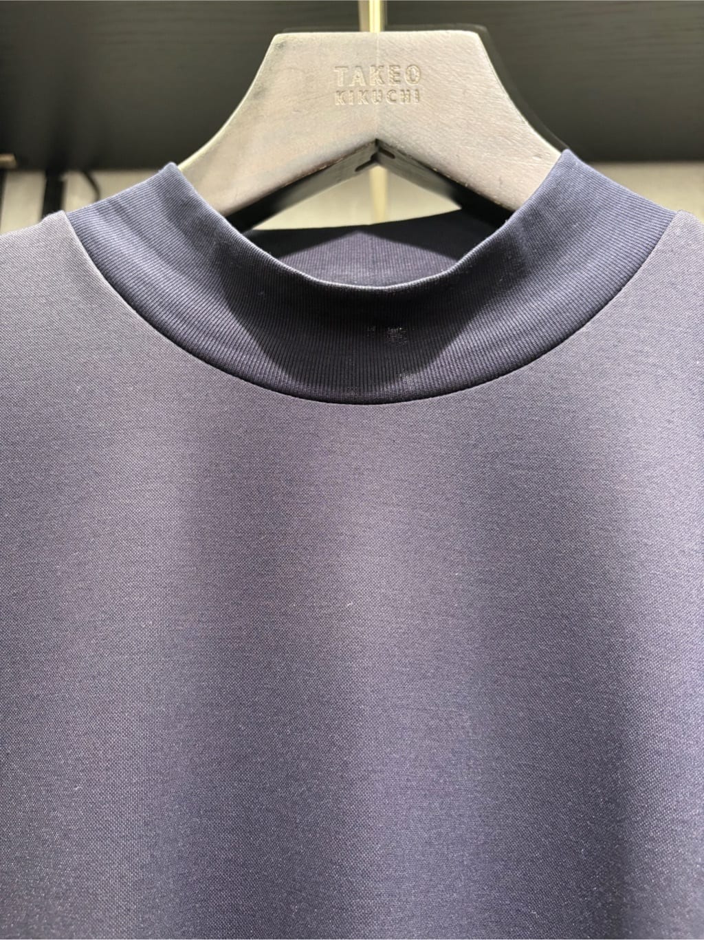 s___sさんの「TAKEO KIKUCHI｜【COOL CITY WEAR】モックネック プルオーバー /接触冷感」を使ったコーディネート