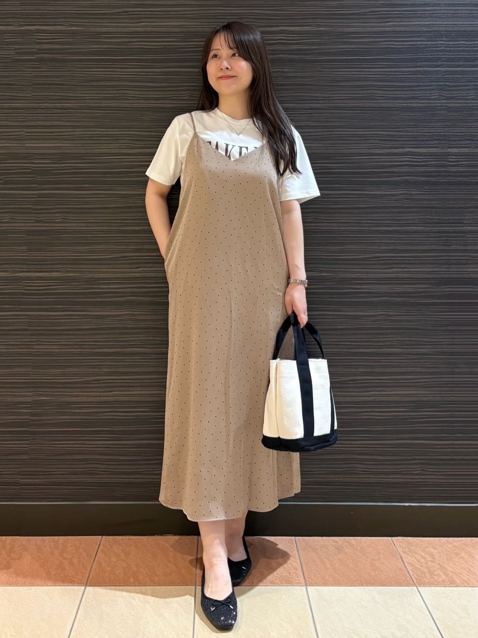 かなさんの「OPAQUE.CLIP｜ロゴプリントTシャツ【洗濯機洗い可】」を使ったコーディネート