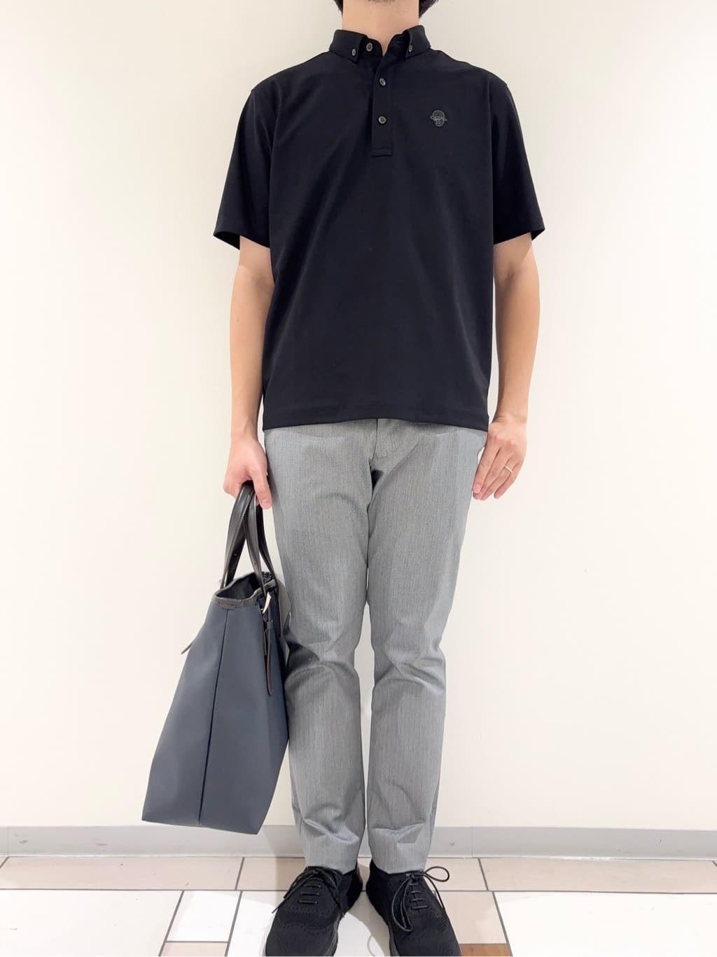 及川さんの「TAKEO KIKUCHI｜【COOL CITY WEAR】エアートール ポロシャツ /接触冷感・通気性」を使ったコーディネート
