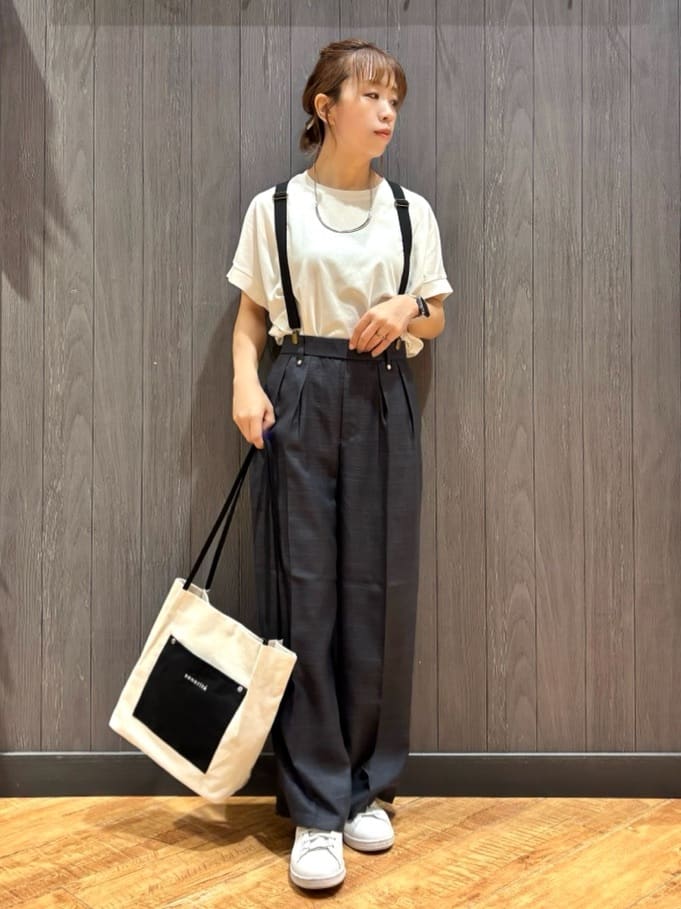 meiさんの「SHOO･LA･RUE｜【S-LL/汗ジミ軽減/ひんやり/UV】体型カバーに タック入りドルマントップス」を使ったコーディネート