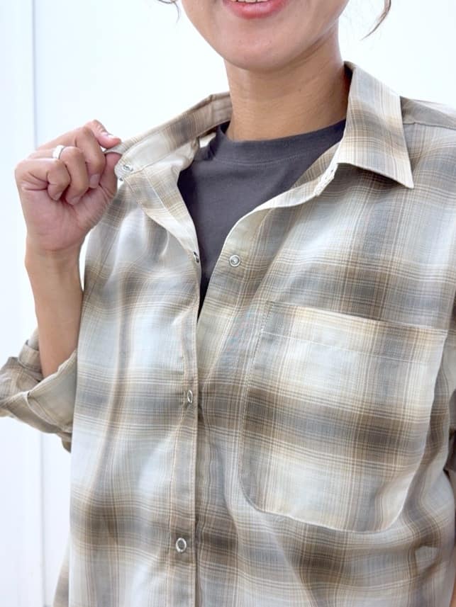 Osawaさんの「Dessin｜【洗える】シアーオンブレーチェックシャツ」を使ったコーディネート
