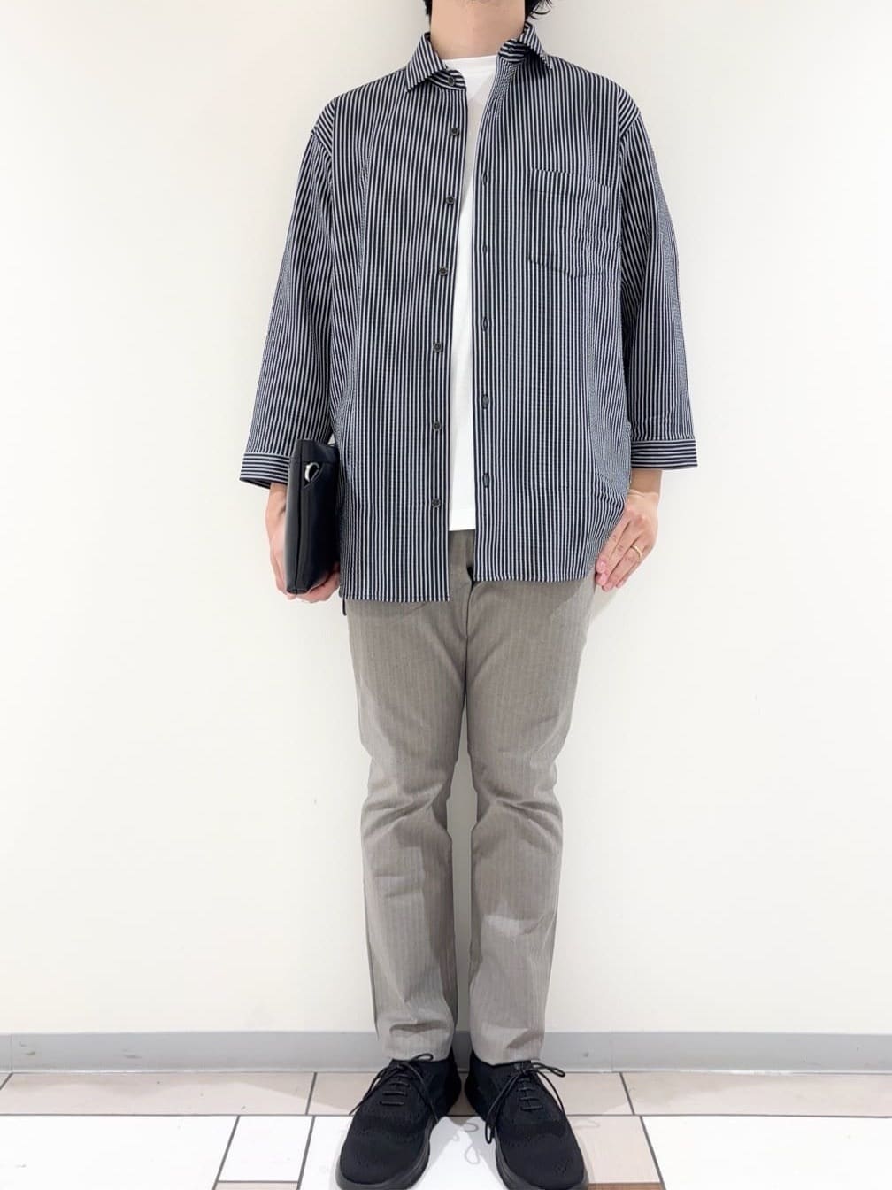 及川さんの「TAKEO KIKUCHI｜【COOL CITY WEAR】ワンポイント刺しゅう ポケットTシャツ /接触冷感」を使ったコーディネート