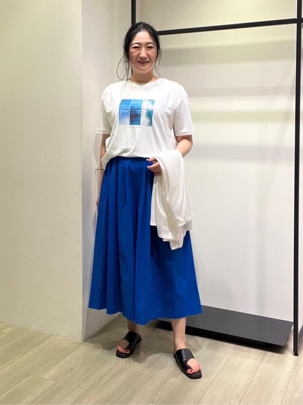 TOMOMIさんの「INDIVI｜【洗える／シアーストライプ柄】着流しジャージカーディガン」を使ったコーディネート