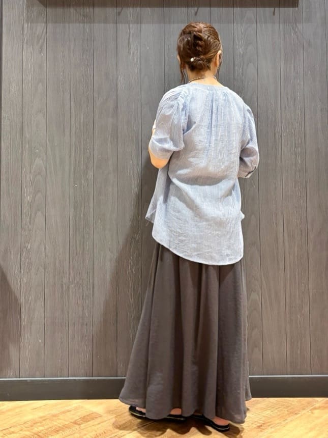 meiさんの「SHOO･LA･RUE｜【S-LL/裏地ひんやり】エアリーで涼やか 大人のシアースカーチョ」を使ったコーディネート