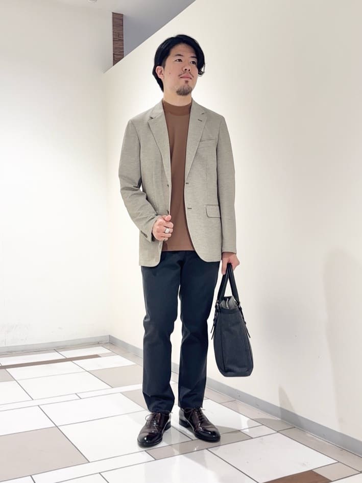 及川さんの「TAKEO KIKUCHI｜【COOL CITY WEAR】モックネック プルオーバー /接触冷感」を使ったコーディネート