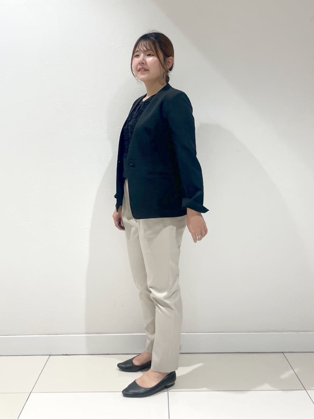 YUUKIさんの「INDIVI｜【定番スーツ／UVケア／洗える】ウール調ノーカラージャケット」を使ったコーディネート
