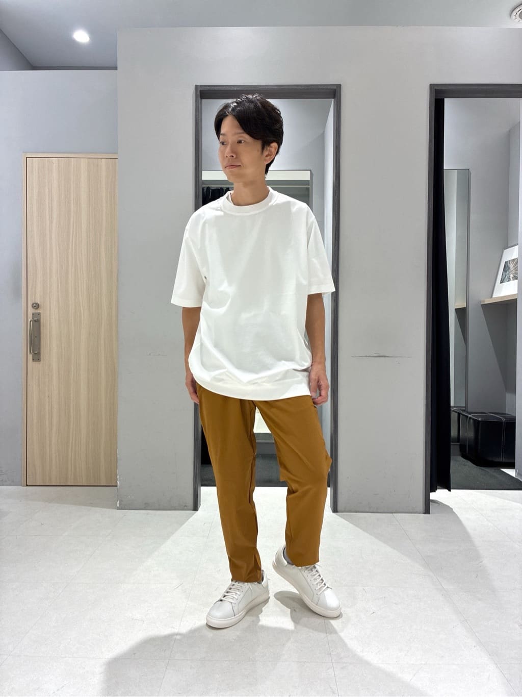 わいずみさんの「TAKEO KIKUCHI｜【抗菌防臭/シーズンレス】シアサッカーギンガムチェック ストレッチシャツ」を使ったコーディネート