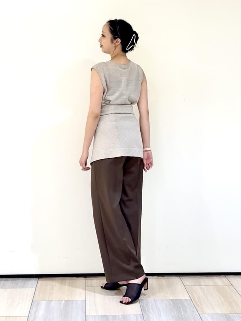 YUKAさんの「UNTITLED｜【アンサンブル可/洗える】シアーノースリーブ プルオーバー」を使ったコーディネート