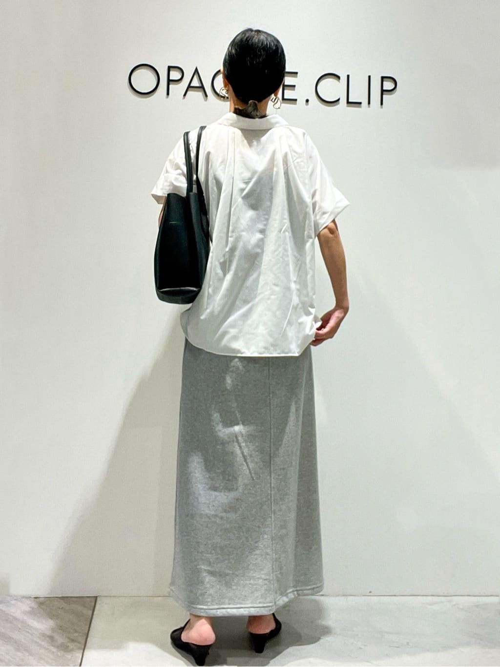 あいさんの「OPAQUE.CLIP｜《andGIRL掲載》リラクシーシャツ【洗濯機洗い可】」を使ったコーディネート