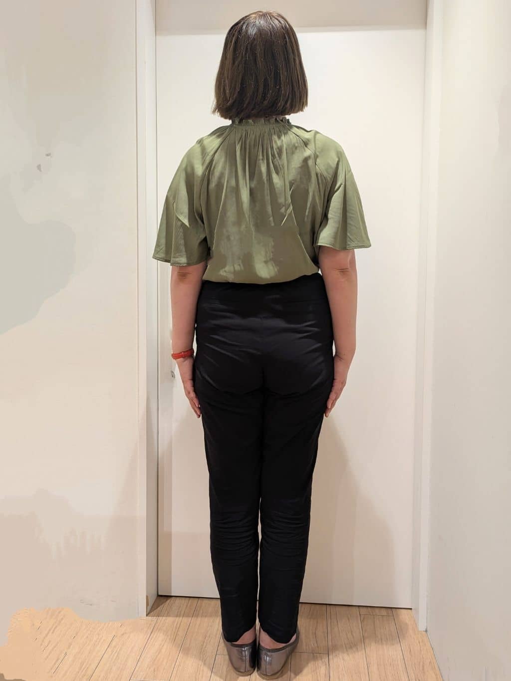 Y.さんの「grove｜キレイも動きやすさも　美脚見えハイパーストレッチパンツ」を使ったコーディネート