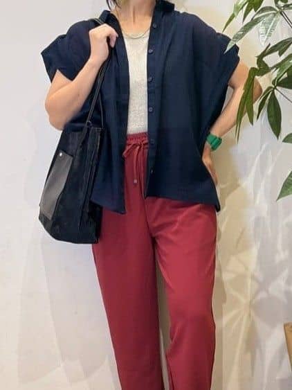 misakiさんの「SHOO･LA･RUE｜【S-LL】さらシャリコットン 上品なシアー感のデザインシャツ」を使ったコーディネート