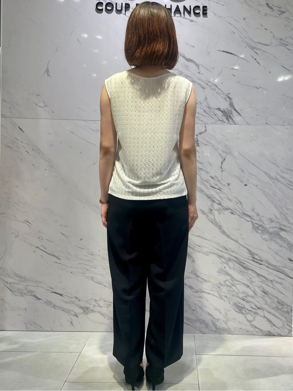 amiさんの「COUP DE CHANCE｜【手洗い可／日本製】センタープレス ストレートパンツ」を使ったコーディネート