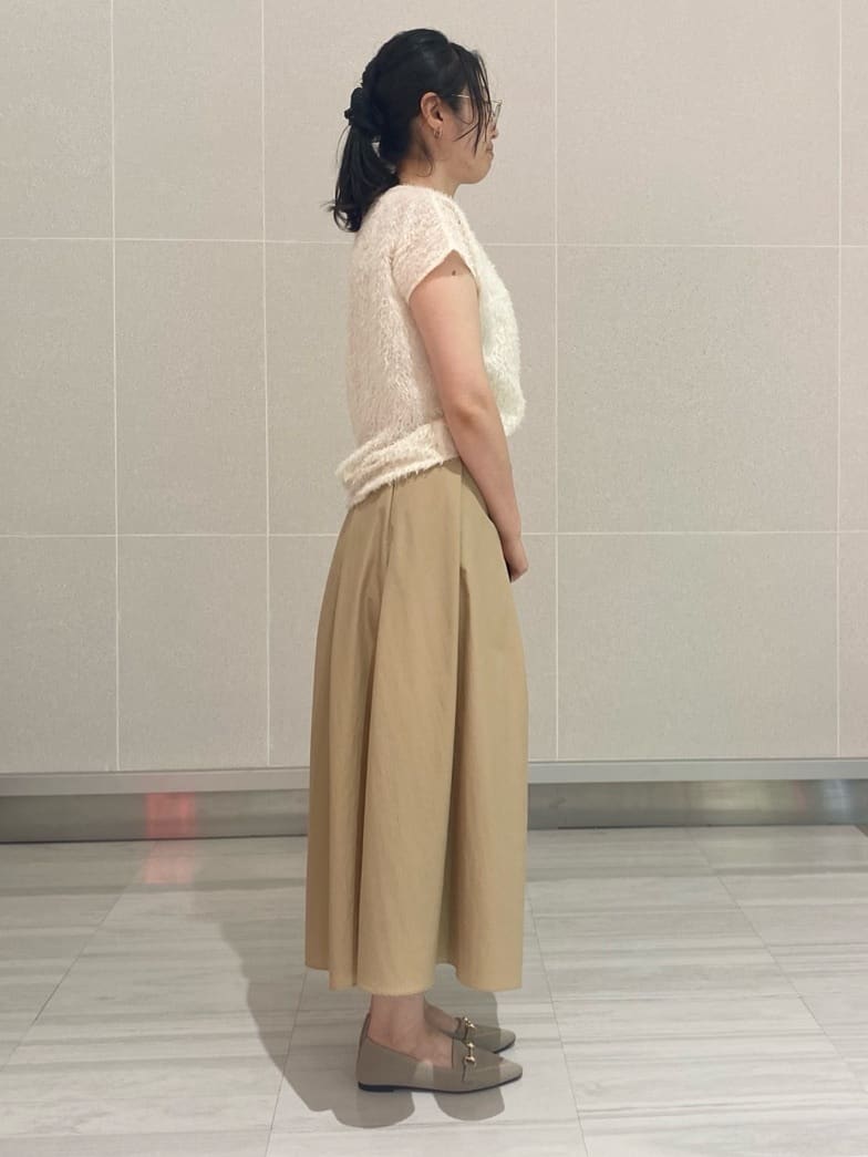 YUMIさんの「UNTITLED｜【セットアップ可/洗える】フェザーフレンチスリーブブラウス」を使ったコーディネート