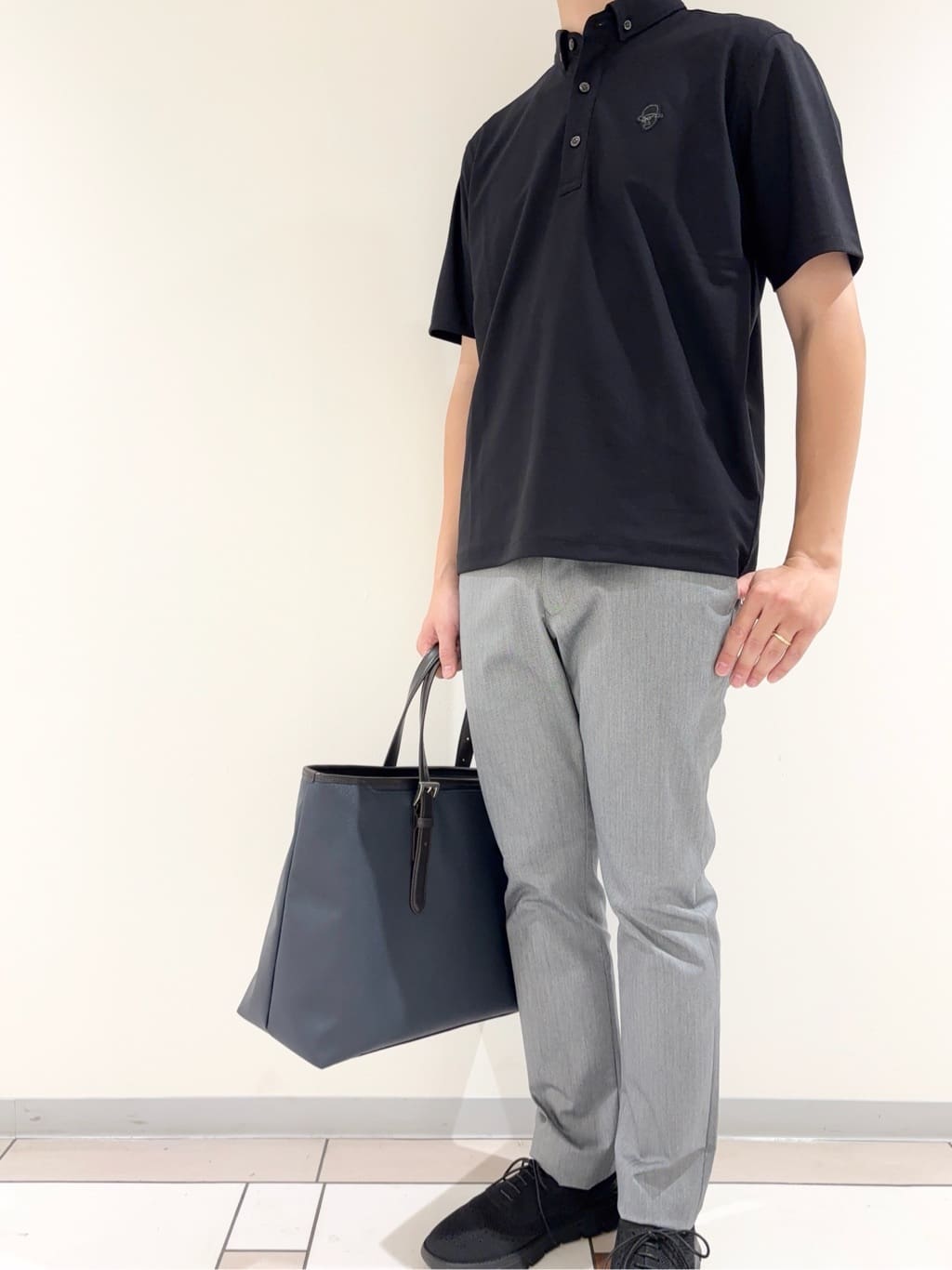 及川さんの「TAKEO KIKUCHI｜【COOL CITY WEAR】エアートール ポロシャツ /接触冷感・通気性」を使ったコーディネート