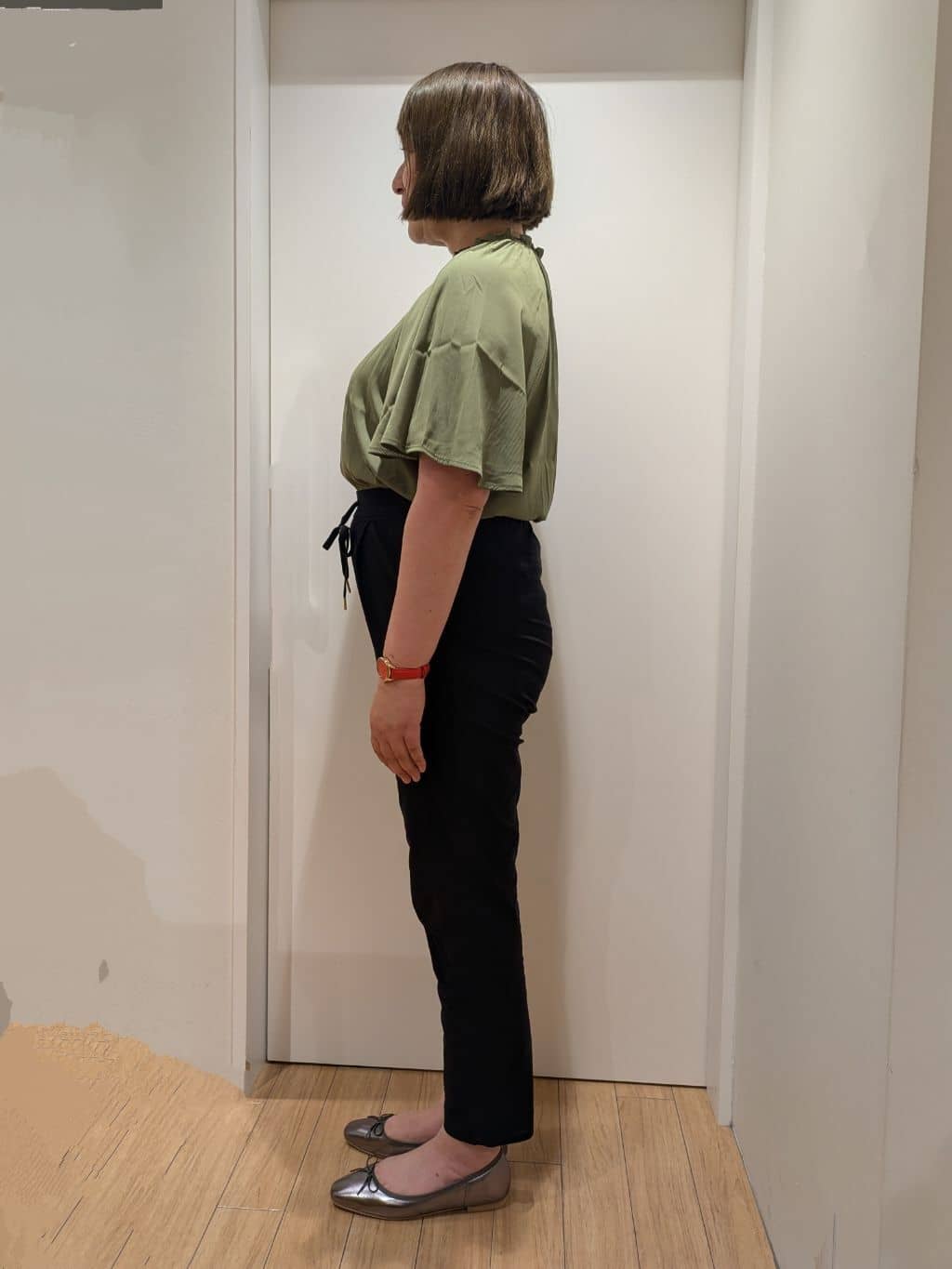 Y.さんの「grove｜キレイも動きやすさも　美脚見えハイパーストレッチパンツ」を使ったコーディネート