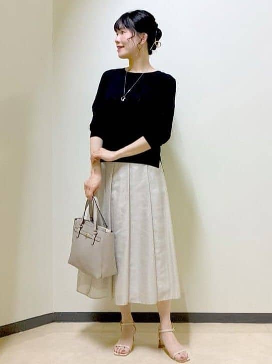 beni_gingerさんの「Reflect｜【マシンウォッシュ可／セットアップ可】シアーボックスタックプリーツスカート」を使ったコーディネート