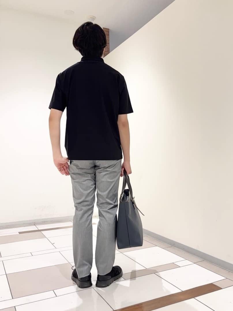 及川さんの「TAKEO KIKUCHI｜【COOL CITY WEAR】エアートール ポロシャツ /接触冷感・通気性」を使ったコーディネート