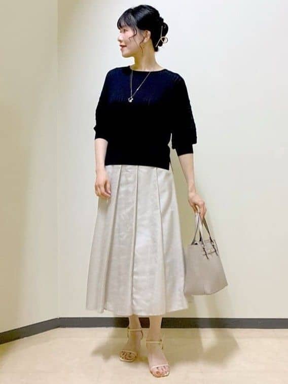  beni_gingerさんの「Reflect｜【マシンウォッシュ可／セットアップ可】シアーボックスタックプリーツスカート」を使ったコーディネート