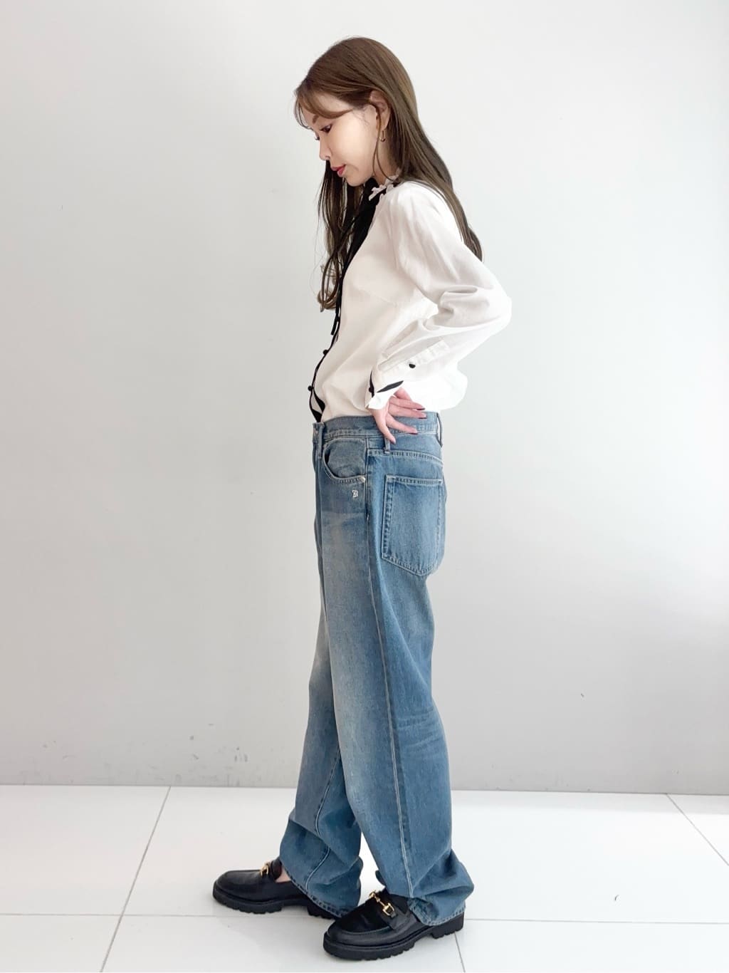 清水夏姫さんの「DRESSTERIOR｜【ウォッシャブル】テーパードコンフォートデニム」を使ったコーディネート