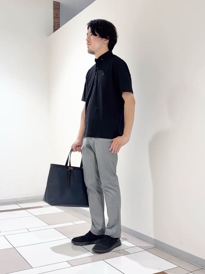 及川さんの「TAKEO KIKUCHI｜【COOL CITY WEAR】エアートール ポロシャツ /接触冷感・通気性」を使ったコーディネート
