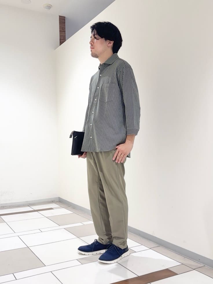 及川さんの「TAKEO KIKUCHI｜【COOL CITY WEAR】エアートール パンツ /接触冷感・通気性」を使ったコーディネート